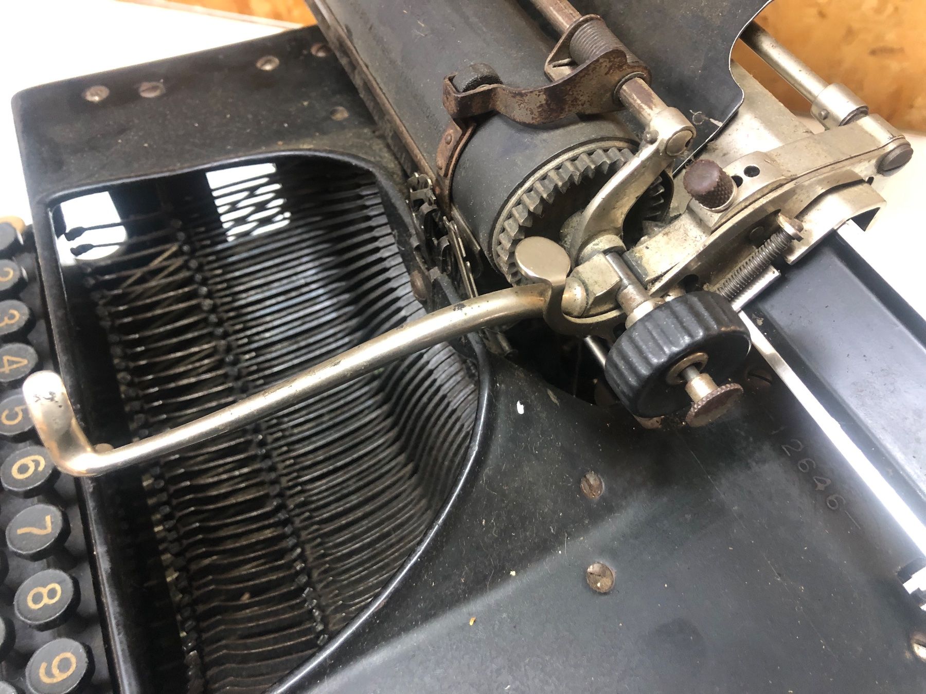 Macchine da scrivere: Schreibmaschine Smith Premier No. 10, Abdeckung fehlt – Usato da Brunnen venduto da Allerwaren 8