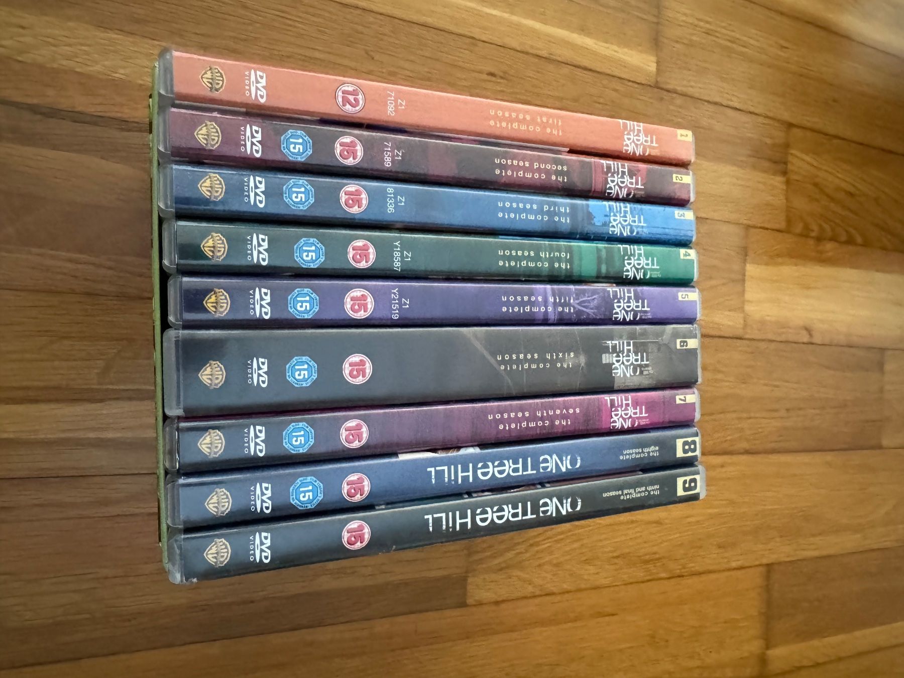Tutti i DVDs: One Tree Hill - The Complete Series – Usato da Zuzwil SG venduto da nk_9000 3