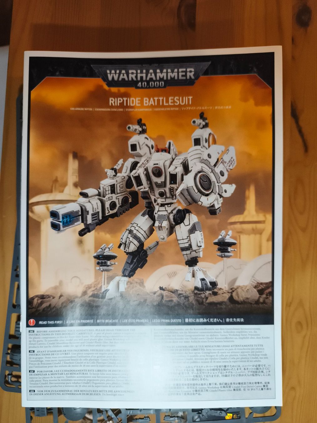Kit di modellismo & Modellini statici: Warhammer 40k Riptide Battlesuit T'au – Nuovo (secondo la descrizione) da Cheseaux-Lausanne venduto da abe_f5sn 1