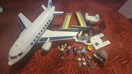Playmobil Passagierflugzeug mit Tower 5261-A 