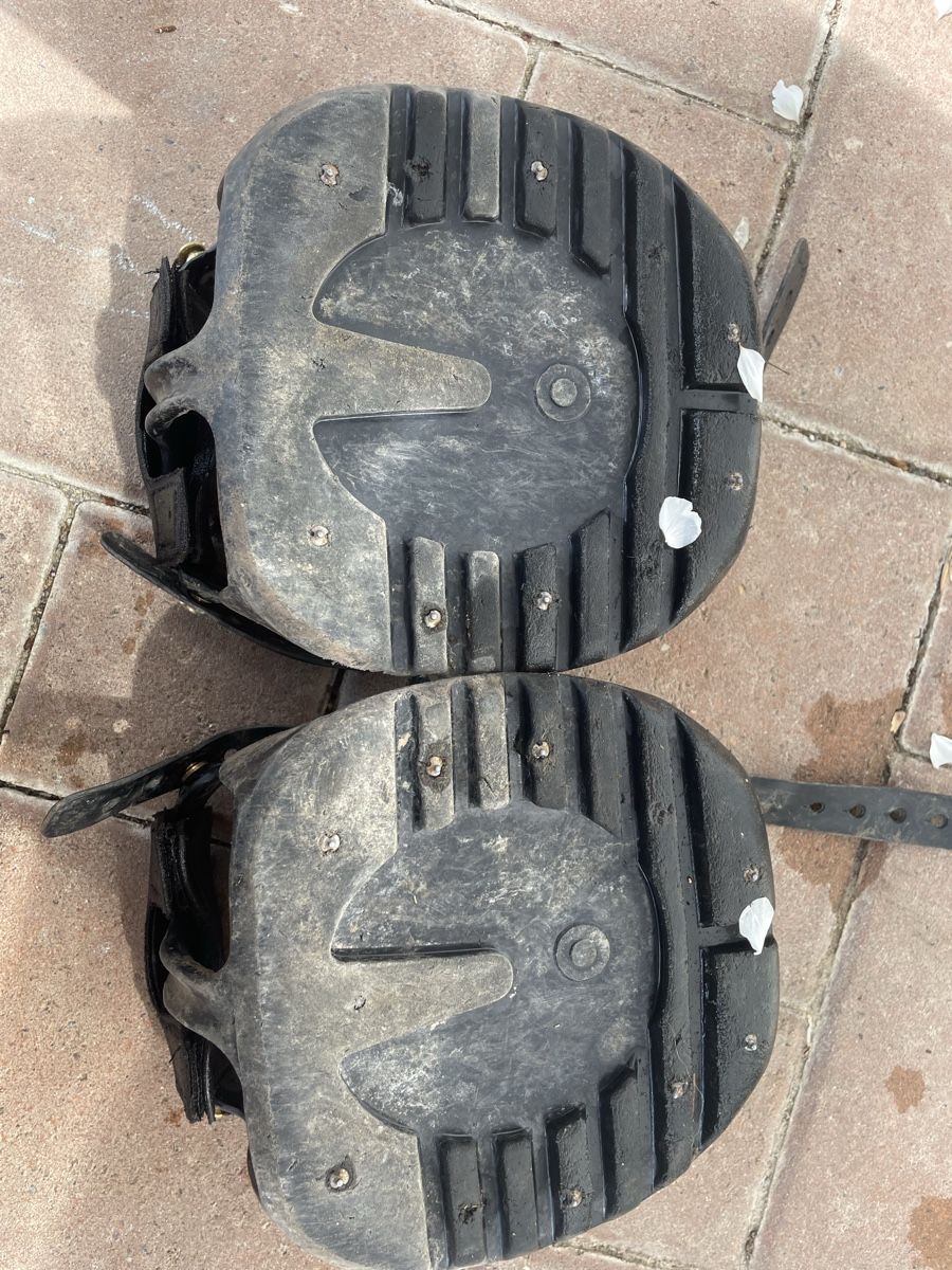 Scarpe per cavalli: Scoot Boots 4Stk  – Usato da Langnau i. E. venduto da Acrjl 4