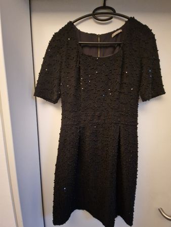 Elegantes, kurzes, schwarzes Kleid mit Pailletten, Grösse 36