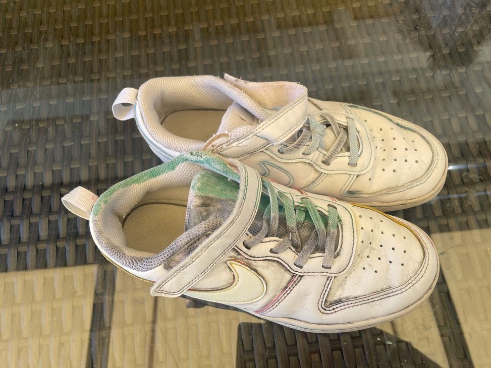 Nike Scarpe da uomo: Nike Sneaker weiss elastische Schnürung Klett 35 – Usato da Bergdietikon venduto da antovale 1