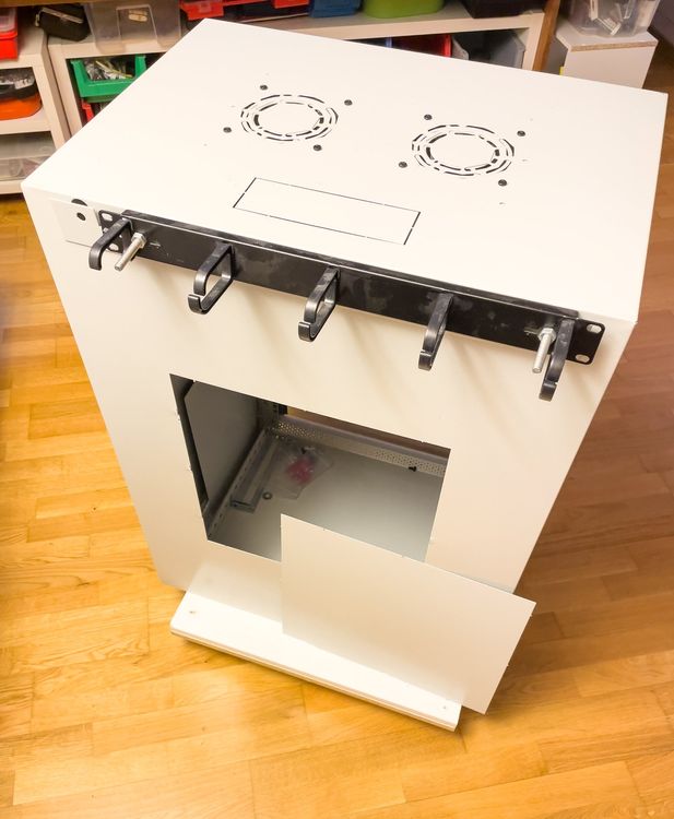 Digitus rack (höhe 85cm)+DELL PowerEdge 2160AS+LogiLink FAU0 (Gebraucht ...