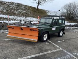 Land-Rover Defender 90 TDi mit ZAUGG Schneepflug