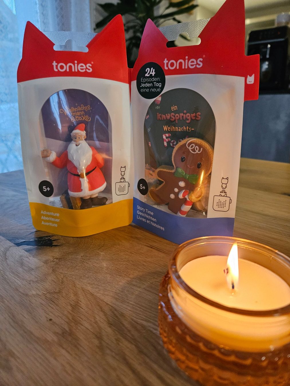 Tonies Giocattoli: Tonies Set: Weihnachtsman + Knuspermann – Nuovo e nell'imballaggio originale da Wolhusen venduto da St.fe
