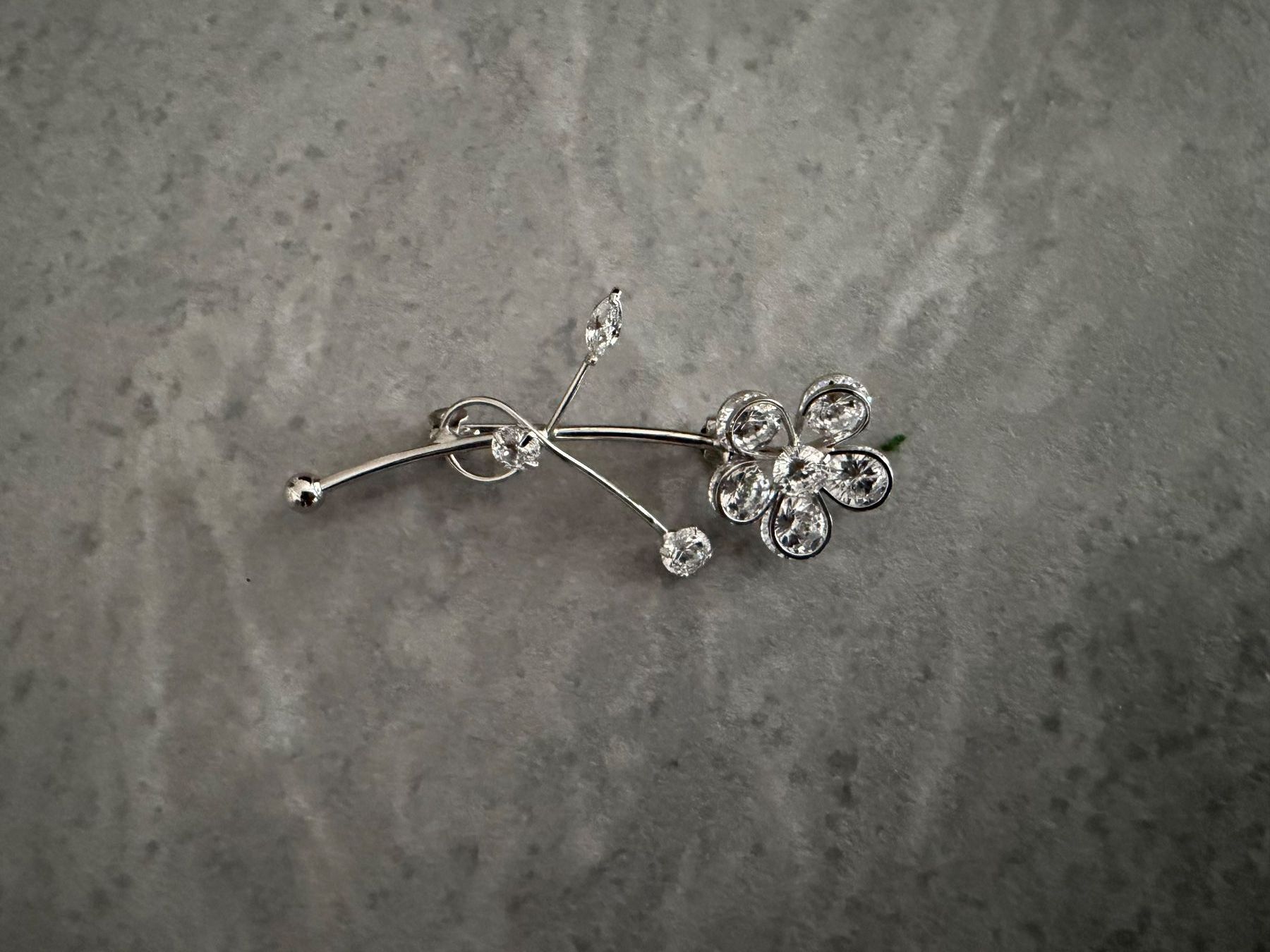 Spille & Fermagli: Brosche - Blume - Strass – Usato da Bülach venduto da Loredana13