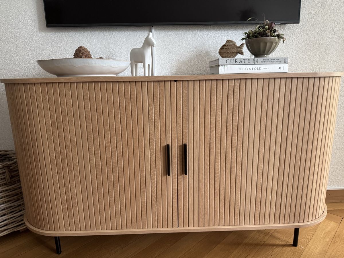 Cassettiere: Sideboard Eiche Rillenfront, neuer Zustand – Nuovo (secondo la descrizione) da Bern venduto da lija05 1