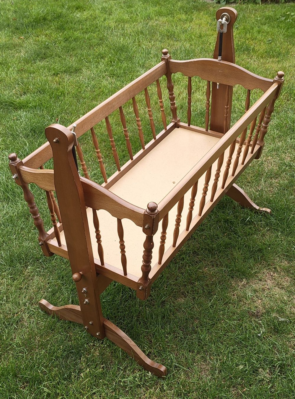 Wiegen & Stubenwagen: Holz-Wiege, Babywiege – Gebraucht aus Biberist von Slick 2