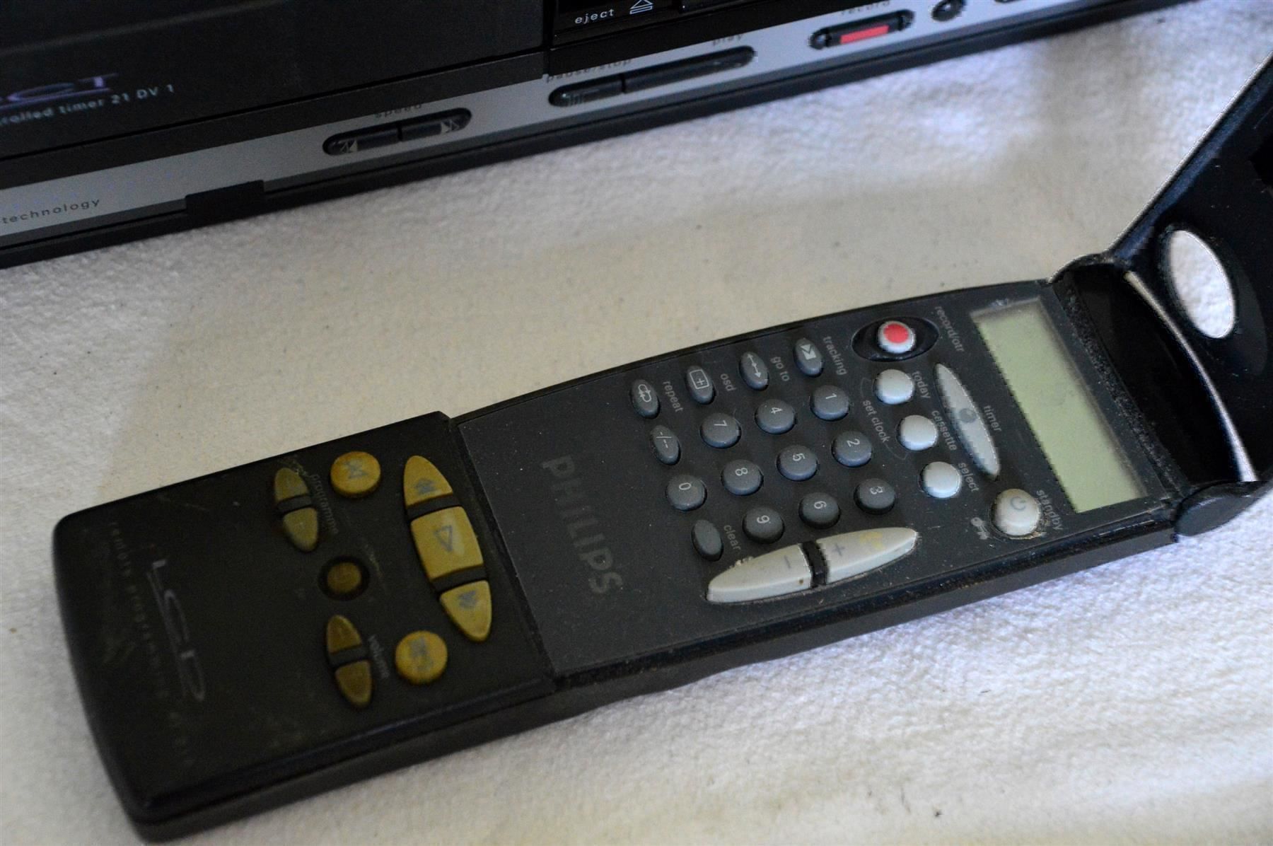 Philips Registratori: Videorecorder VHS Philips 21DV1 magnétoscope – Usato da Collonges venduto da arashee 3