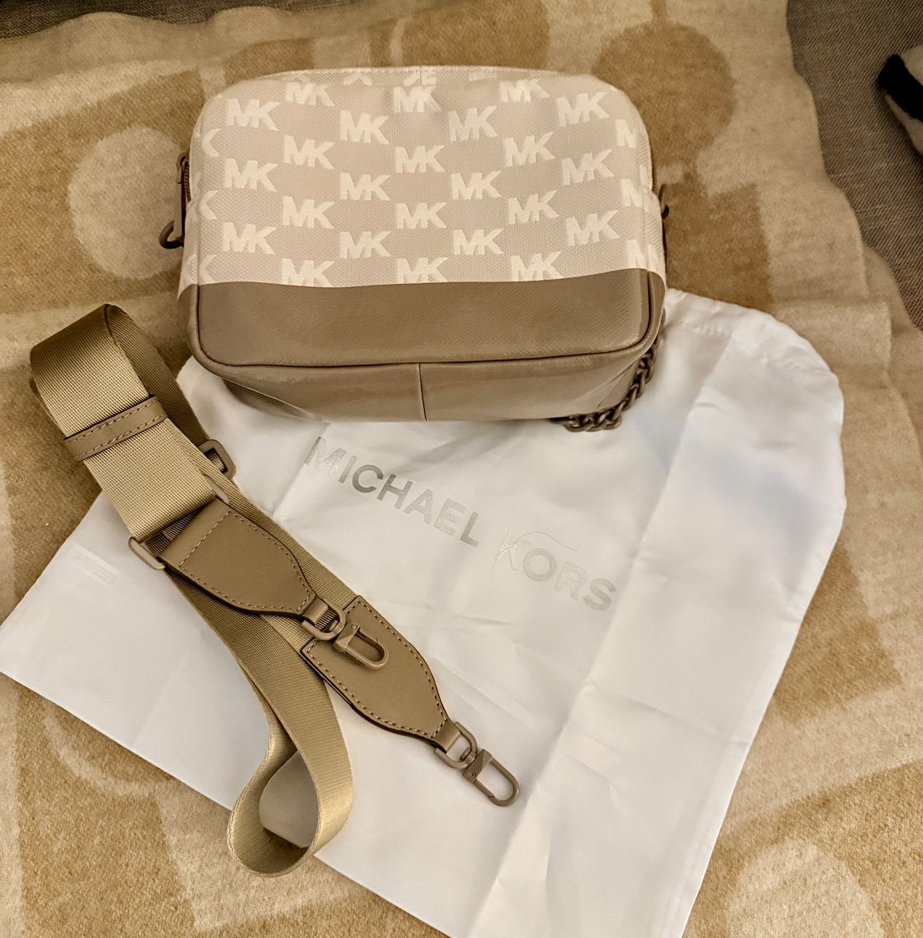 Michael Kors Borse da donna: Michael Kors Tasche – Nuovo (secondo la descrizione) da Genève venduto da mar_g5r2