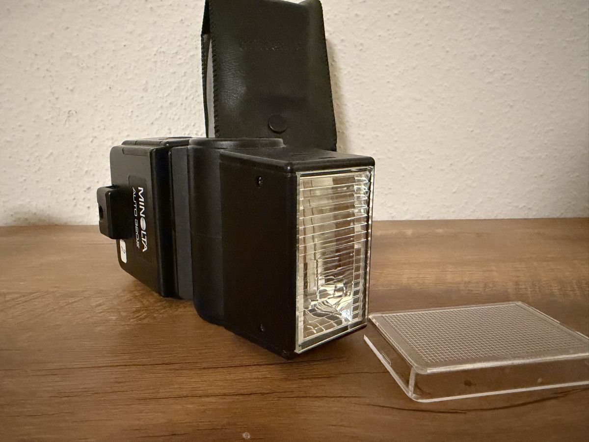 Minolta Blitze: Flash Minolta Auto 320X avec étui état correct – Gebraucht aus Brügg BE von Goob 3