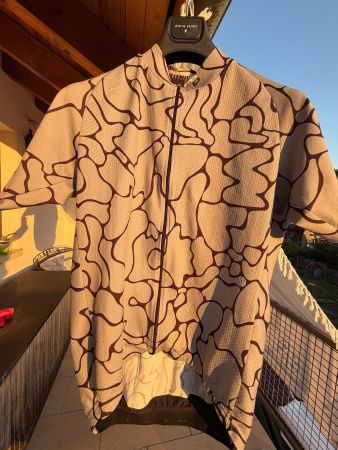 Assos Velo-Trikot Grau mit schwarzen Wellenlinien XXL