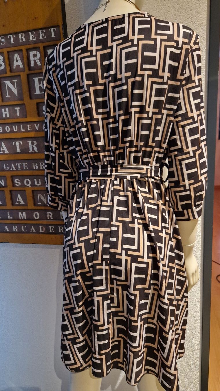 Kleider: Lässiges Kleid, Gr. 36/38, schwarz/ ecru/ hellbraun. – Gebraucht aus Widnau von Smanitu 3