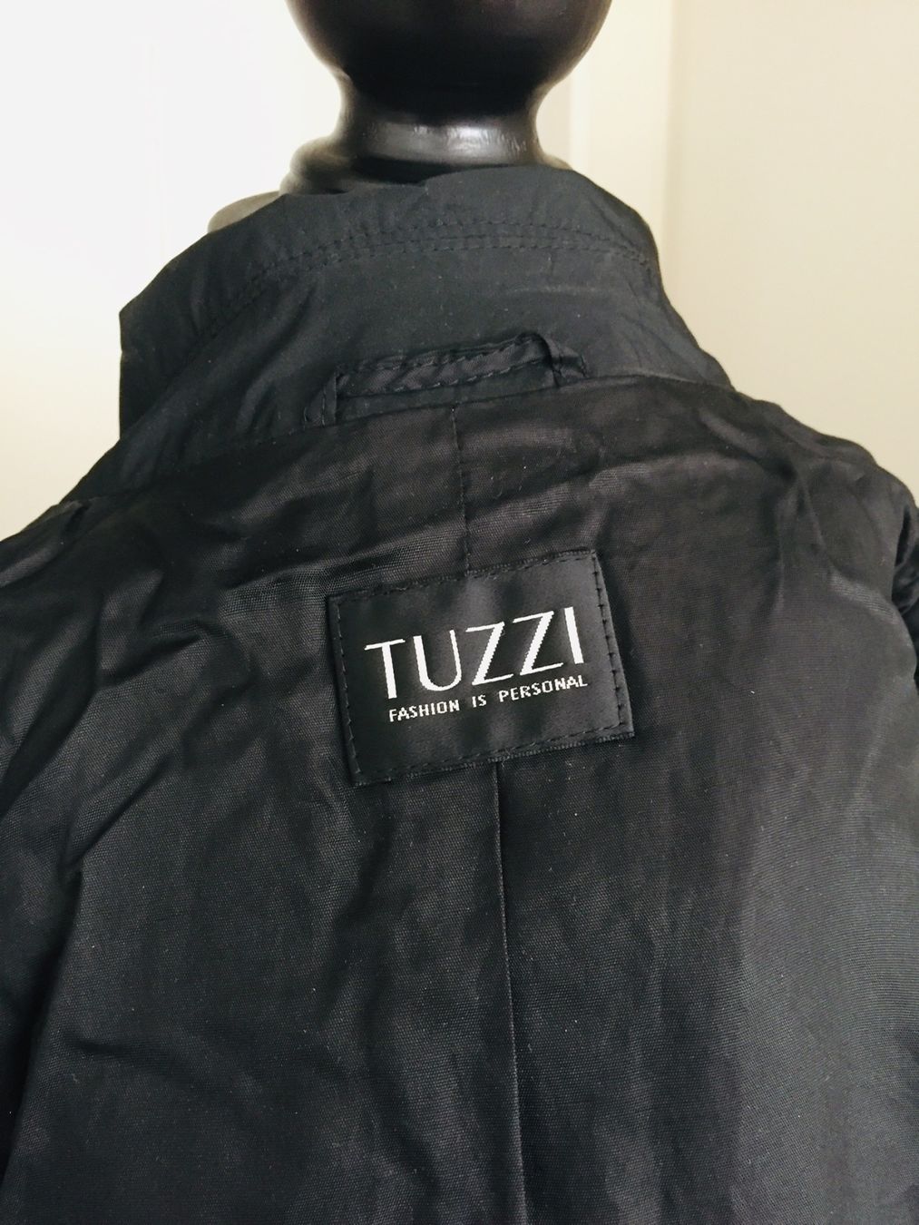 Cappotti: Tuzzi - trench-coat - noir - 36 – Usato da Sion venduto da accroshoes 7