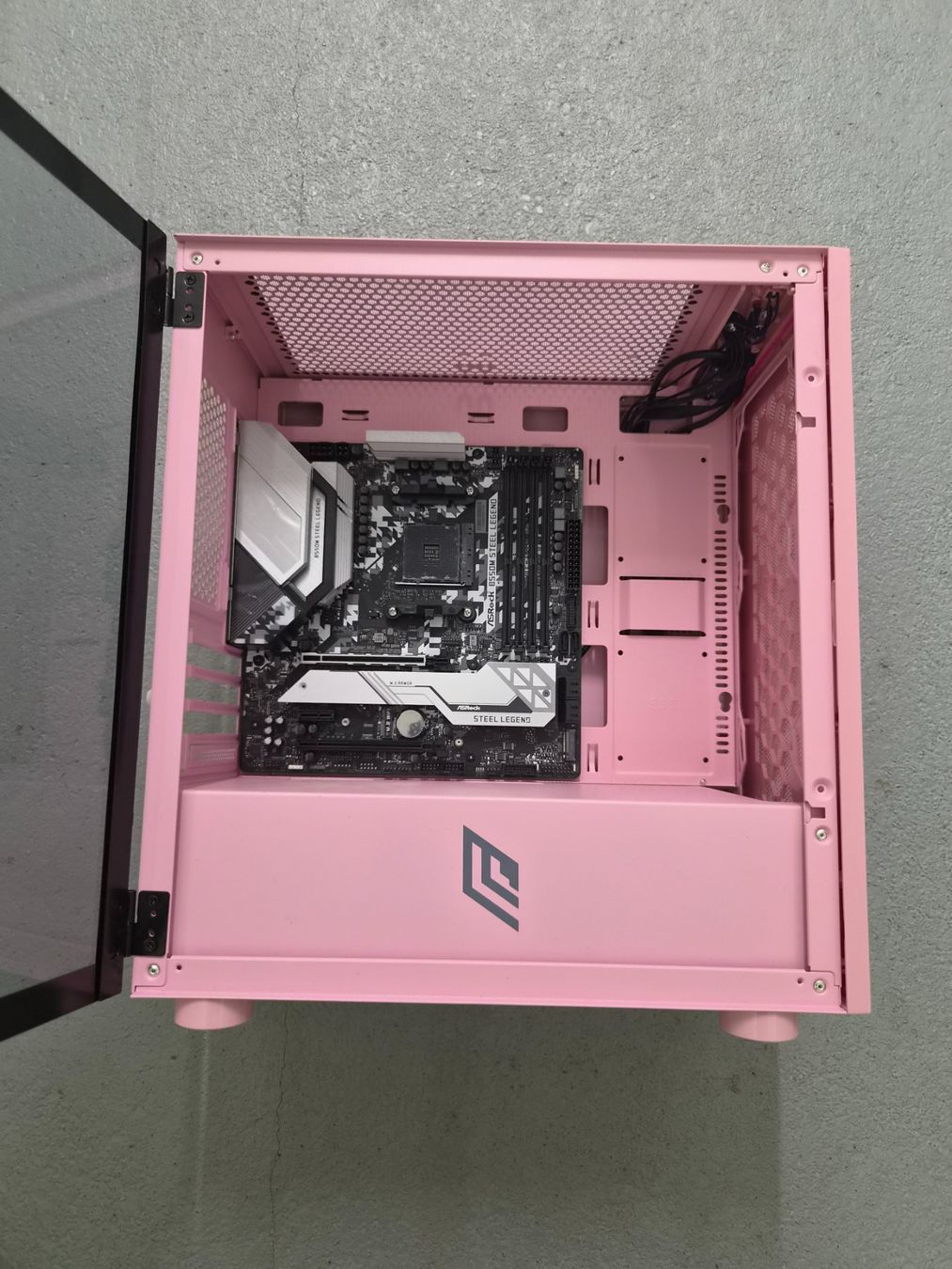 Custodie: Gehaeuse PC rosa – Usato da Domat Ems venduto da tchnesa 5