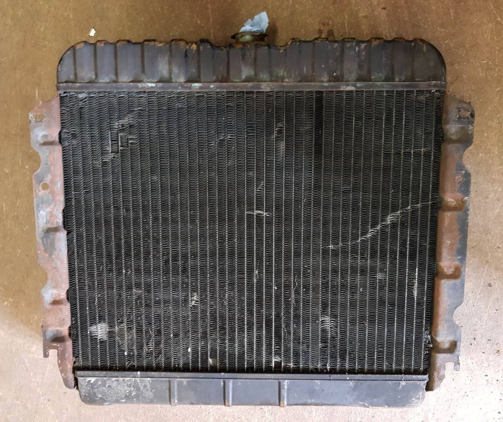 Tutti pezzi di ricambio auto: Original Mopar Kühler  No.3 – Usato da Niedergösgen venduto da usc_8qc6 1