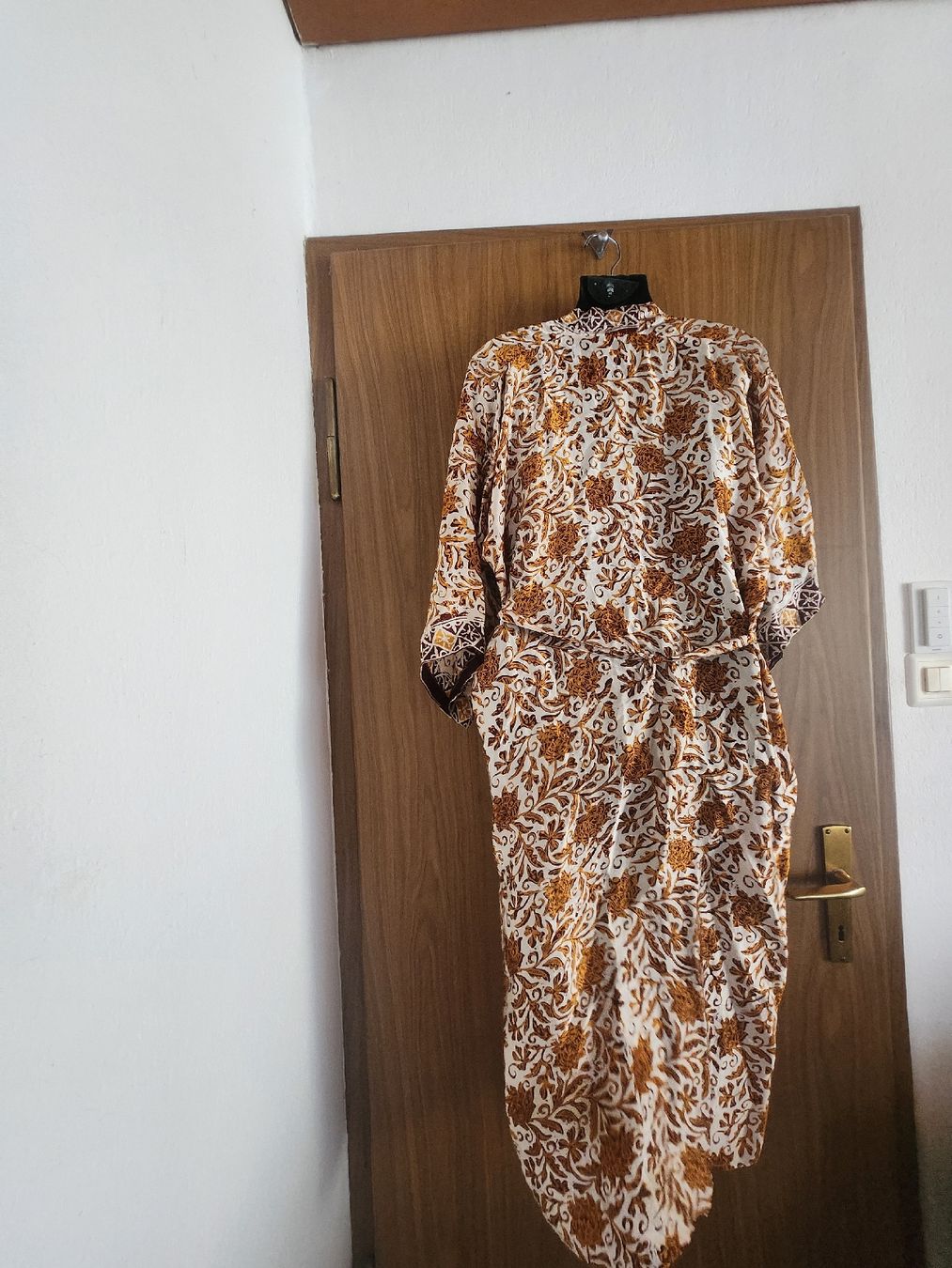 Art international: Robe Kimono 100% Soie T.U – D'occasion à Niedergösgen par Eva2410 2