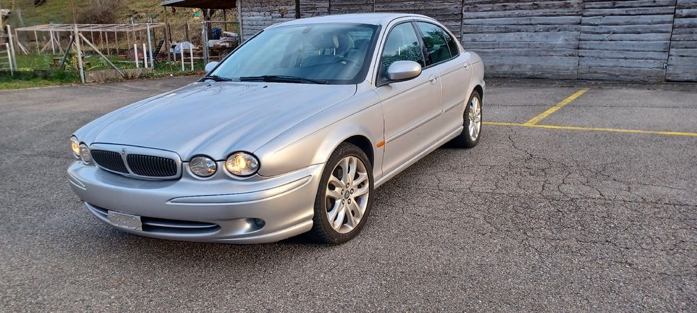 Jaguar X-Type