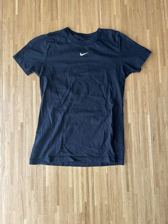 Nike T-Shirt – Schwarz – Grösse XS