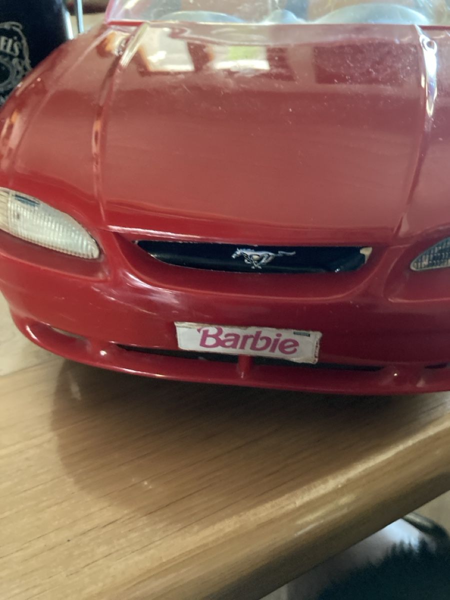 Giocattoli: Voiture Barbie décapotable mustang – Usato da Bursinel venduto da SeveralLives 1