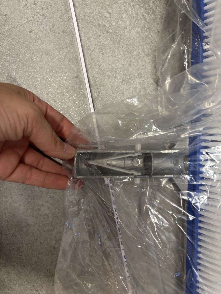Piscine: Brosse de piscine neuve, 46 cm neuf – Nuovo (secondo la descrizione) da Salvenach venduto da gwenwywar 1