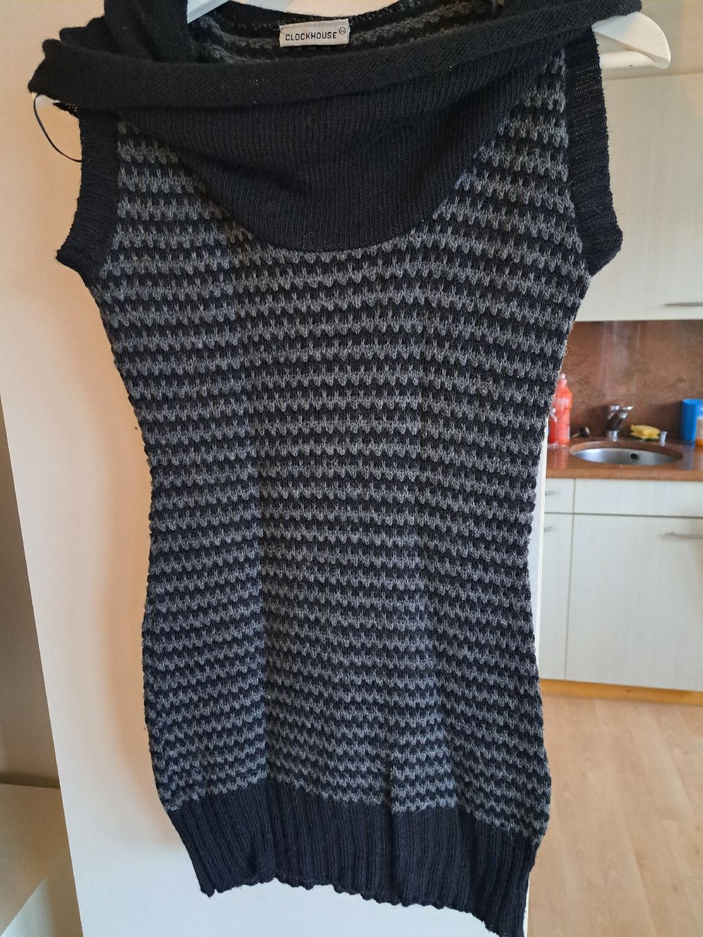 Maglioni & Felpe: 2x Lange Pullover (über die Hüfte) Grösse 36 – Usato da Urdorf venduto da Yvonne008