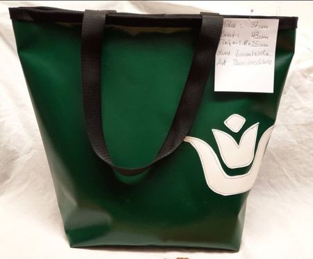 Blachen - Einkaufstasche CHF.28.00  neu mit Reissverschluss.