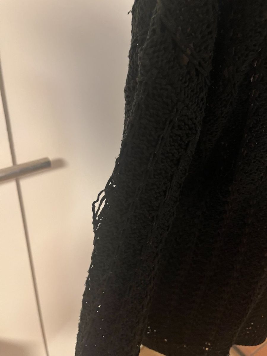 Maglioni & Felpe: Schwarzer Strickpullover mit Lochmuster, Grösse M – Usato da Zürich venduto da Brobin 3