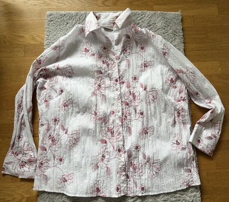 Damen Bluse weiss geblümt Grösse 52 