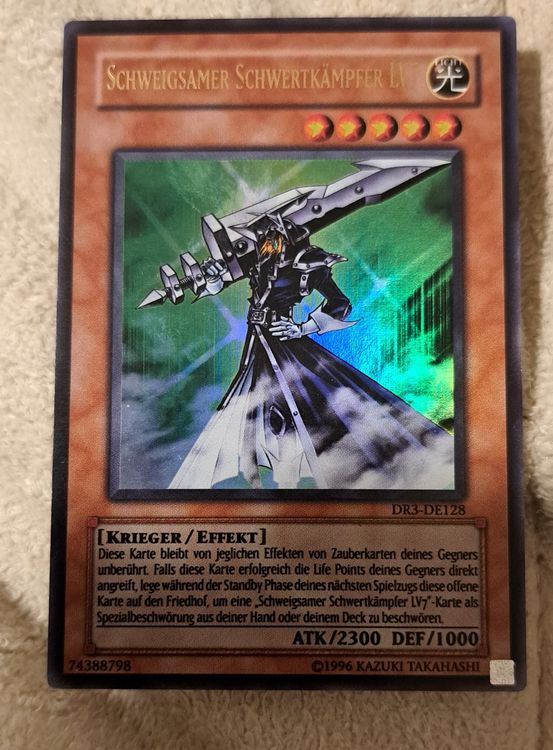 Yugioh Schweigsamer Schwertkämpfer Null | Secret Rare 1. Auflage | Deutsch | Mit Fieldcenter