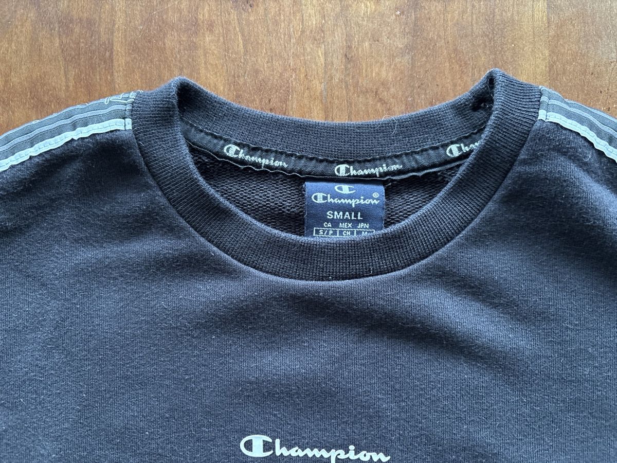 Champion Pullover & Sweatshirts: Champion Pullover schwarz, Grösse S – Gebraucht aus Ernetschwil von Csunday 1
