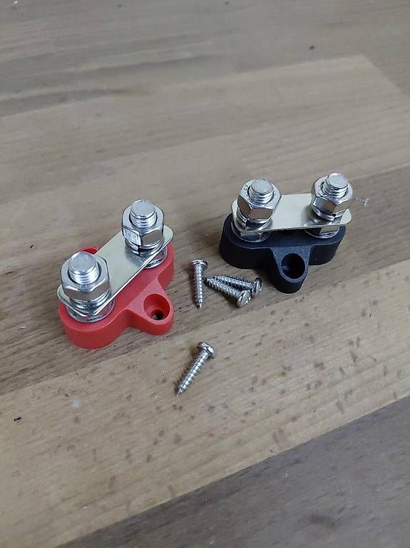 Alimentazione elettrica: 2 Stromverteiler-Sammelschienen – Nuovo e nell'imballaggio originale da Goldau venduto da simuu