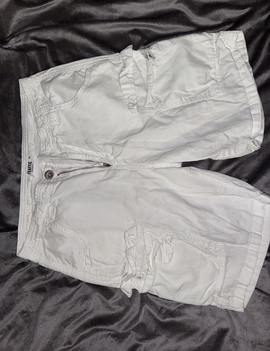 Pantalons: WEISSE KURZE HOSE – D'occasion à Muri AG par rah_x6jr