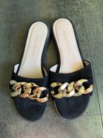 Schwarze Alba Moda Sandalen mit Goldkette Grösse 39