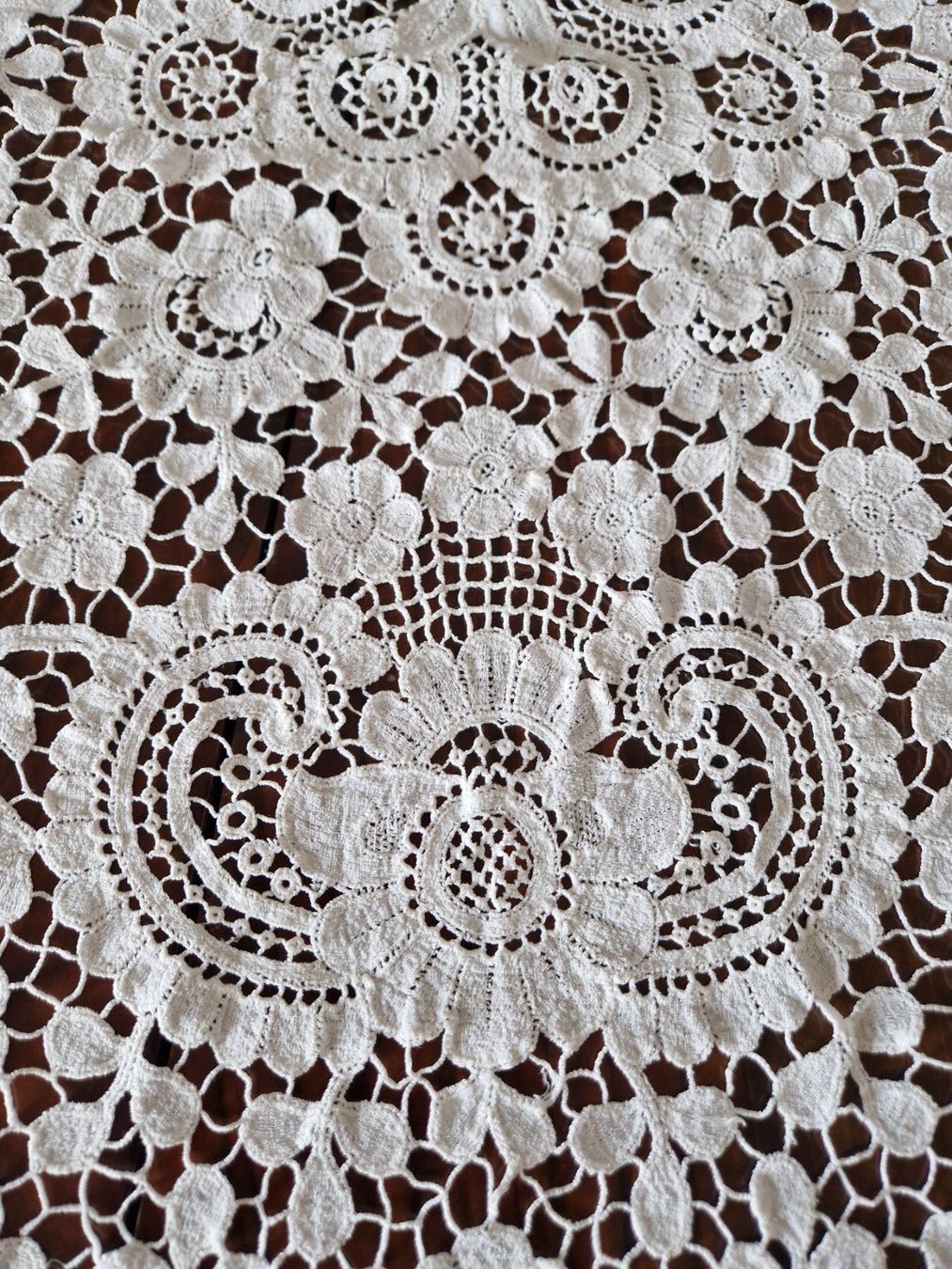 Altra biancheria da tavola: Plauenerspitze  Tischdecke Dm140cm – Usato da Bern venduto da Antikbatik 3