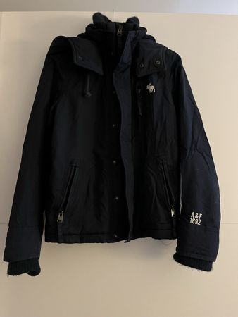Winterjacke A&F Gr. S blau gefüttert