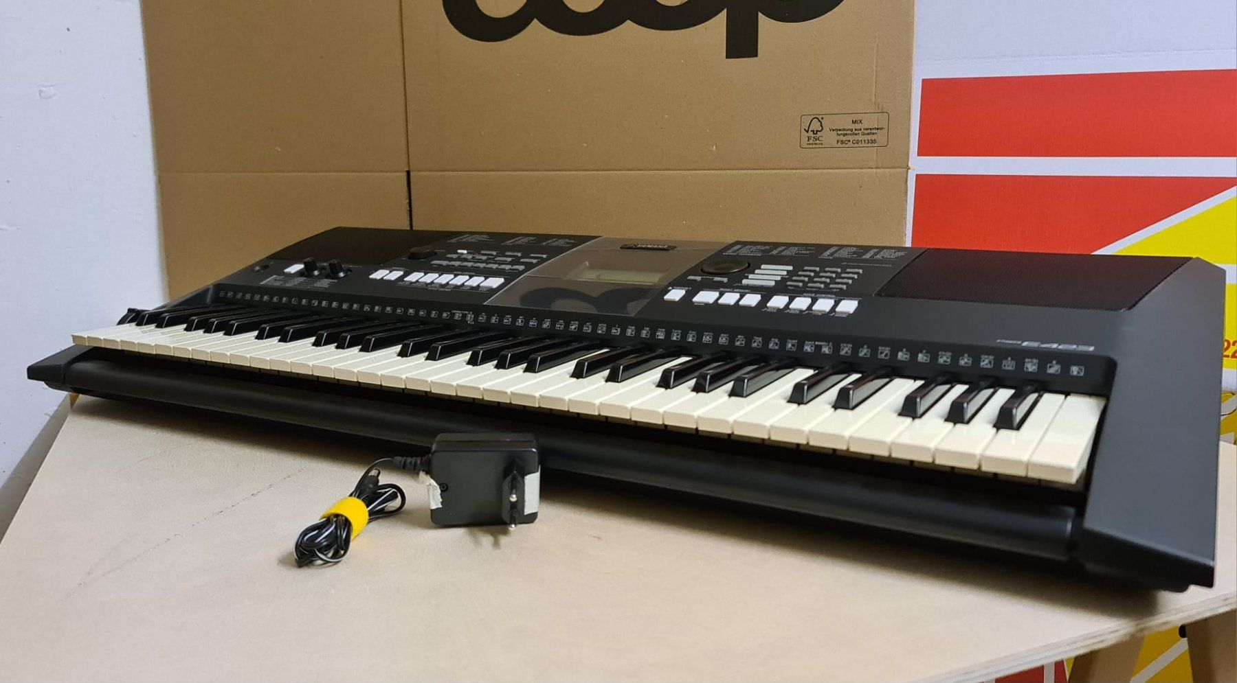Yamaha Musikinstrumente: Digital Keyboard Yamaha PSR-E423 – Gebraucht aus Tagelswangen von Am4