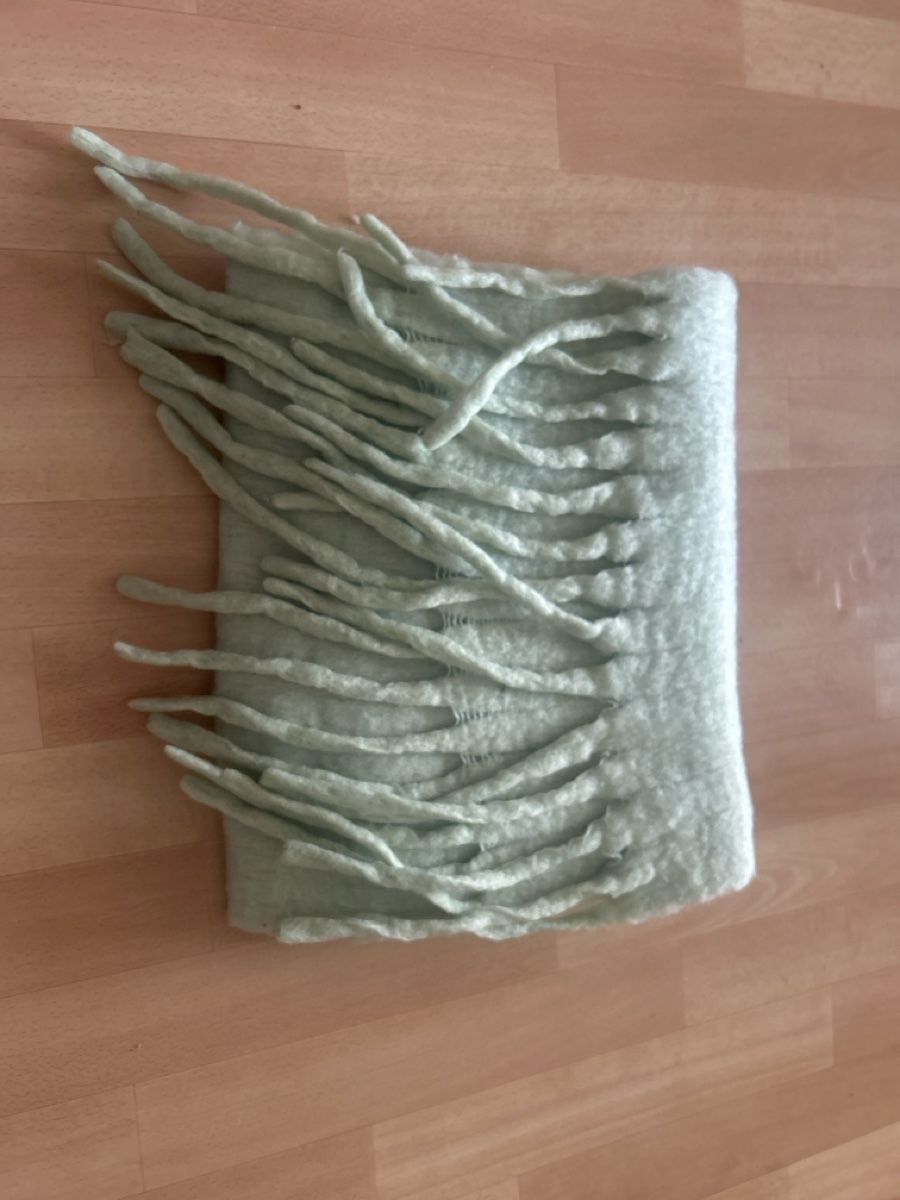 Foulard & Sciarpe: Mintgrüner Winter Schal mit Fransen – Nuovo (secondo la descrizione) da Zürich venduto da xeniiilou