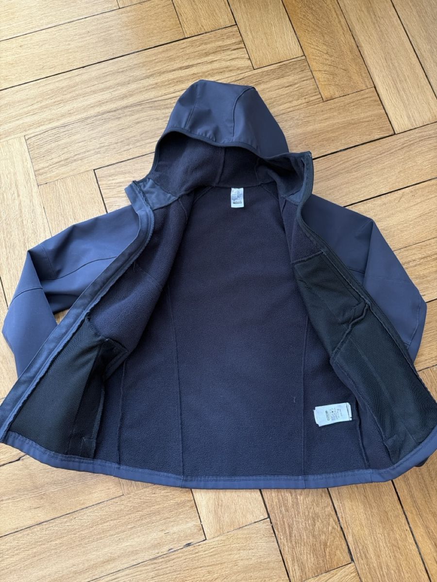 Decathlon Giacche & Cappotti: Quechua kids Softshell Jacket - Size 10/11 years – Usato da Zürich venduto da TuSquared3 3