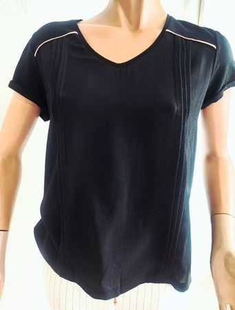 T-shirt blouse noire "Un jour ailleurs", taille M, élégant.