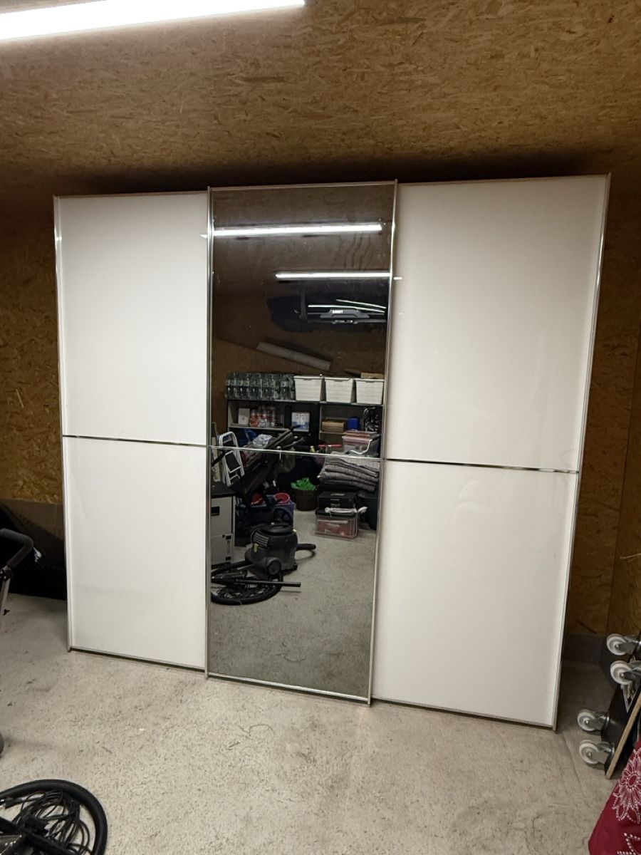 Schränke: Kleiderschrank mit Glas-/Spiegeltüren – Gebraucht aus Gümligen von Miguele_be