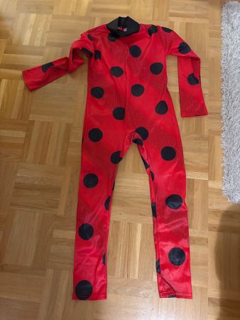 4 costumes pour fille ladybug, sirène, la reine des neiges..