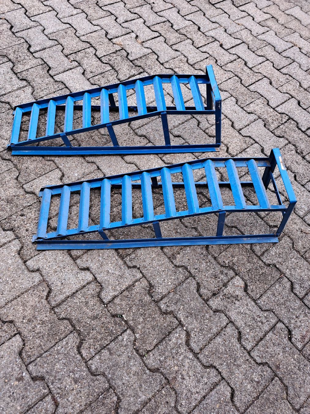 Rampe di accesso: 2 Auffahrrampenn – Usato da Tegerfelden venduto da Spick67