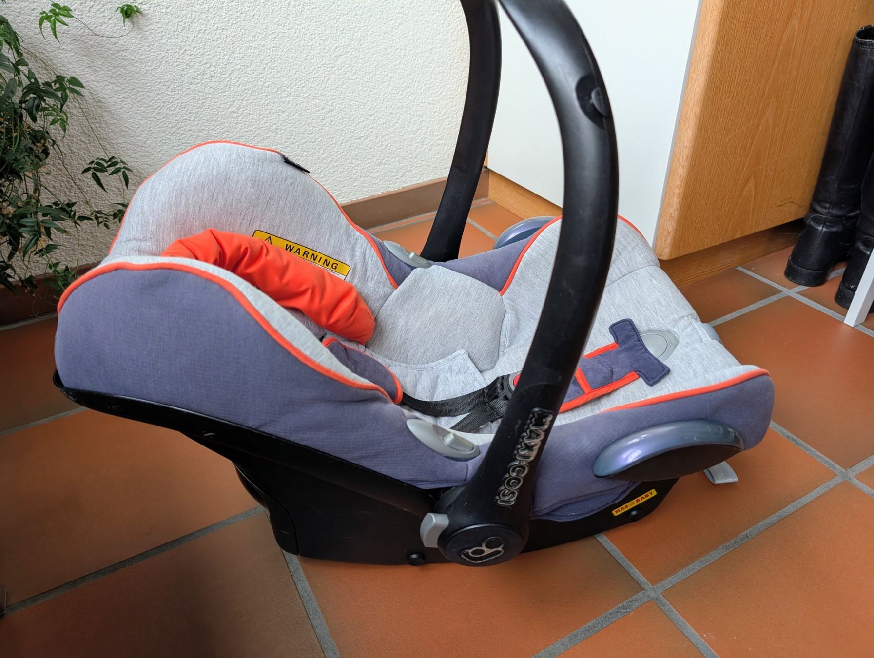 Maxi-Cosi Seggiolini per auto: etwas älerer Maxi Cosi Cabriofix – Usato da Brunnen venduto da bahari02 1