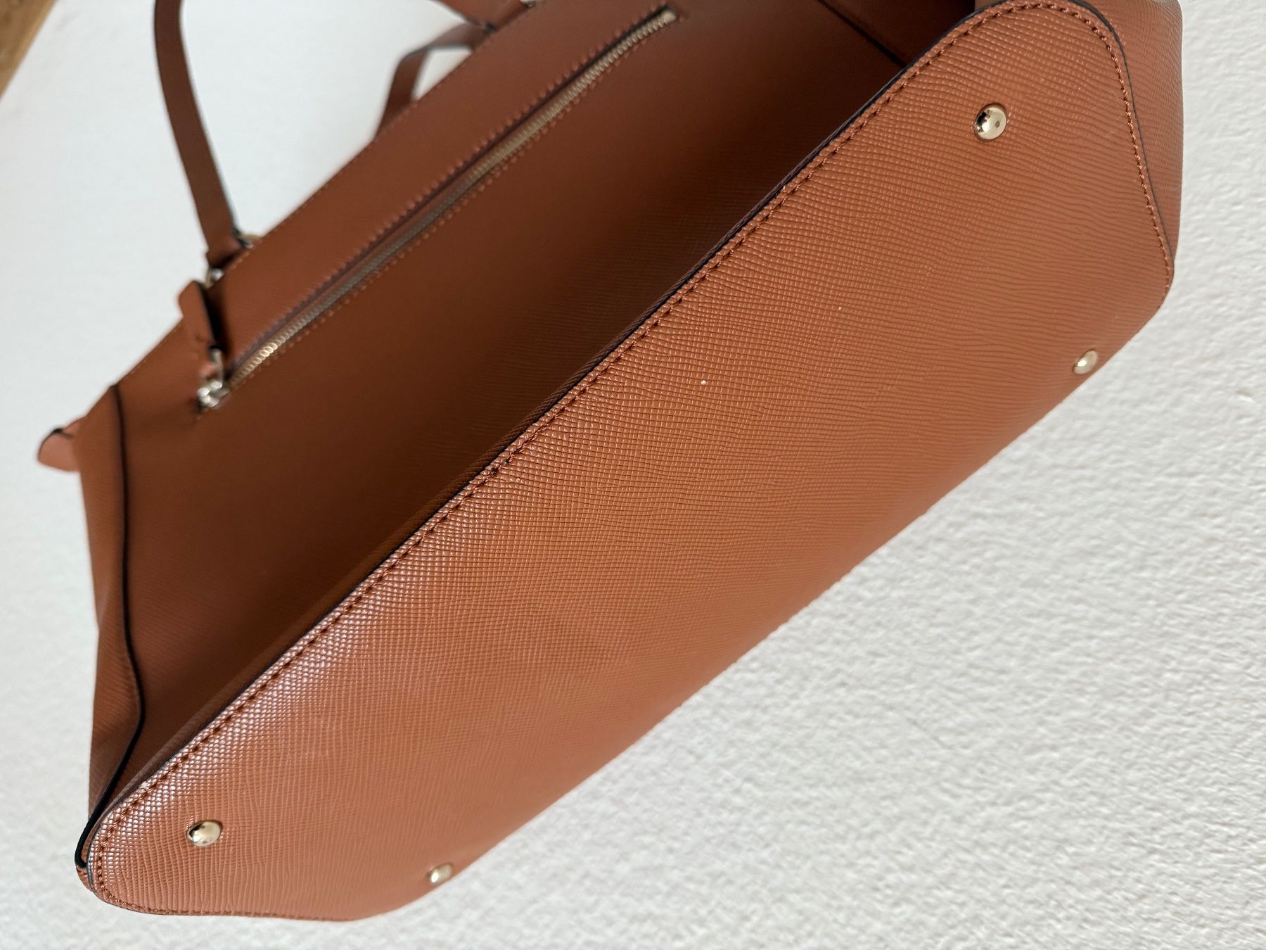 Guess Taschen für Damen: Guess Tasche Braun – Gebraucht aus Belp von Lu96 4