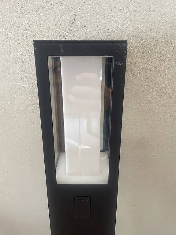 Philips Lampen: Philips Hue Aussenleuchte schwarz – Gebraucht aus Luzern von ramona.villiger 2