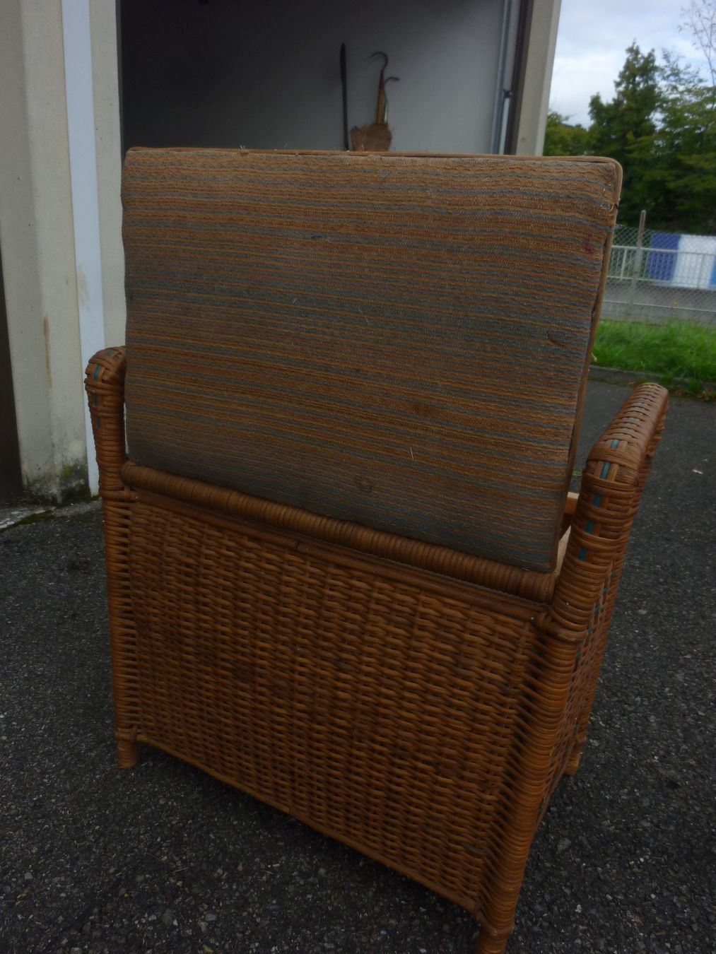 Poltrone: antiker Korbsessel – Usato da Regensdorf venduto da Moweso134 1