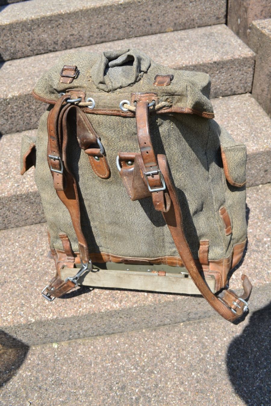 Schweizer Armee Zaini: Schweizer Militär Gebirgsrucksack – Usato da Magden venduto da Hornet2 5