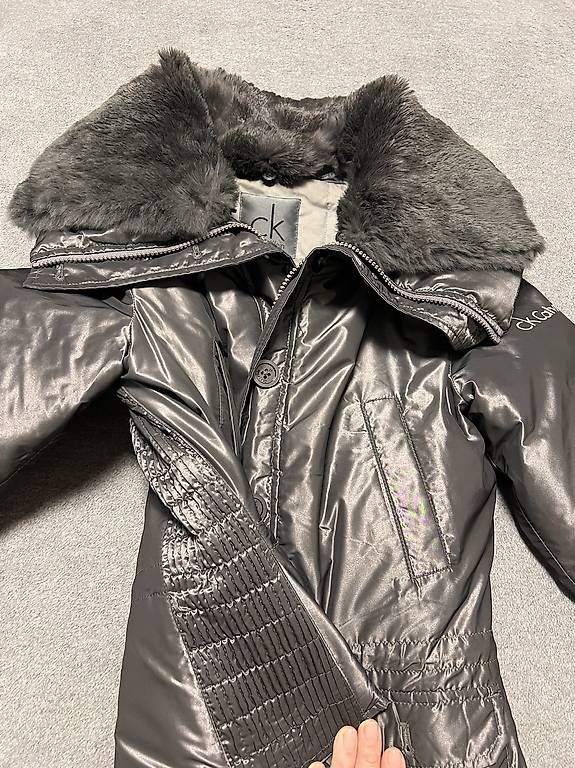 Calvin Klein Jacken: Calvin Klein Winterjacke mit Pelz M – Gebraucht aus Sargans von jenabek 3